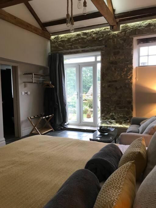 Luxury Barn Conversion At Rudding Харогейт Екстериор снимка